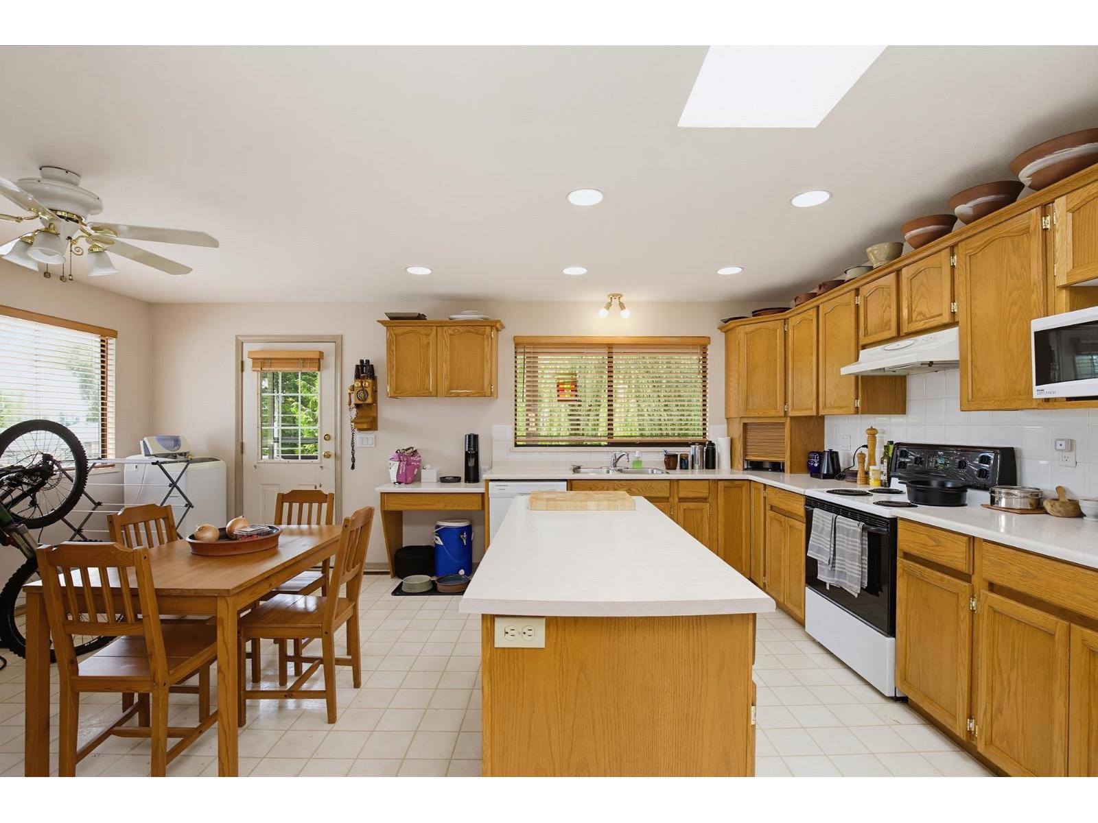 32868 Orchid Crescent, Mission, British Columbia  V2V 4K4 - Photo 3 - R3135935