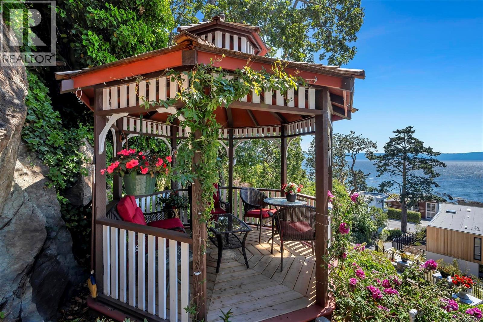 1926 Crescent Rd, Oak Bay, British Columbia  V8S 2H1 - Photo 29 - 1040588