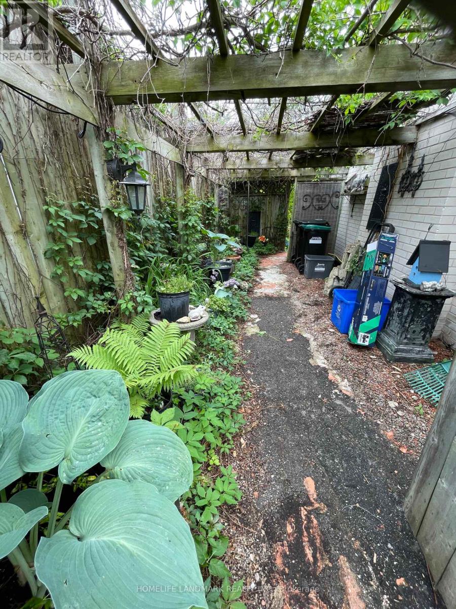 114 Steel Street S, Barrie, Ontario  L4M 2G2 - Photo 12 - S13435464