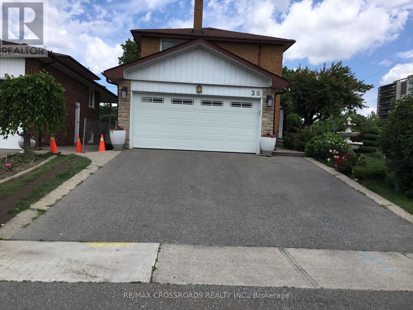 36 Caverley Drive, Toronto, Ontario M9R 2L8 - Photo 1 - W13447524