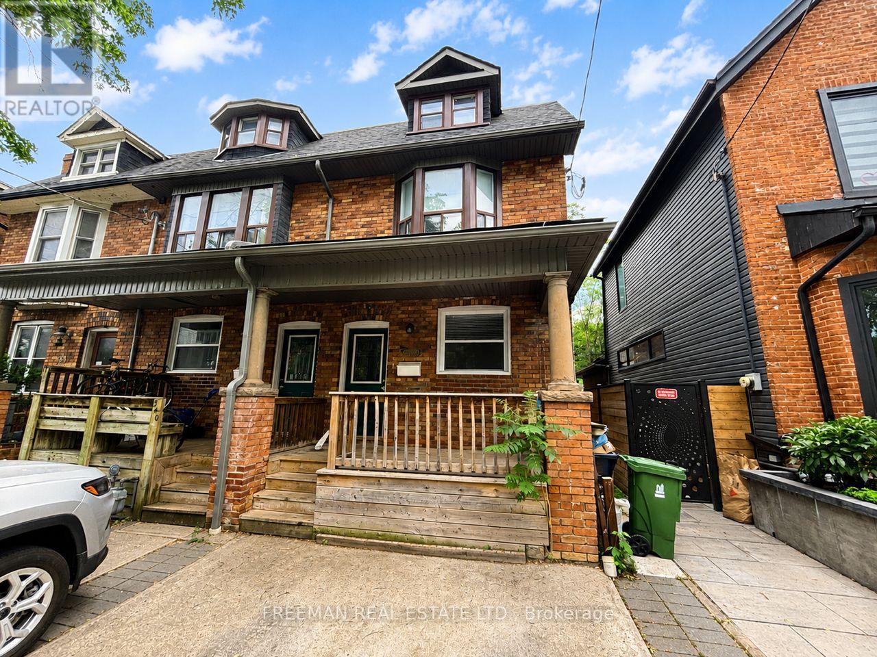 UPPER - 342 HOWLAND AVENUE, Toronto, Ontario