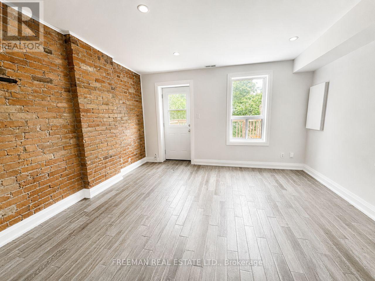 Upper - 342 Howland Avenue, Toronto, Ontario  M5R 3B9 - Photo 2 - C13452212
