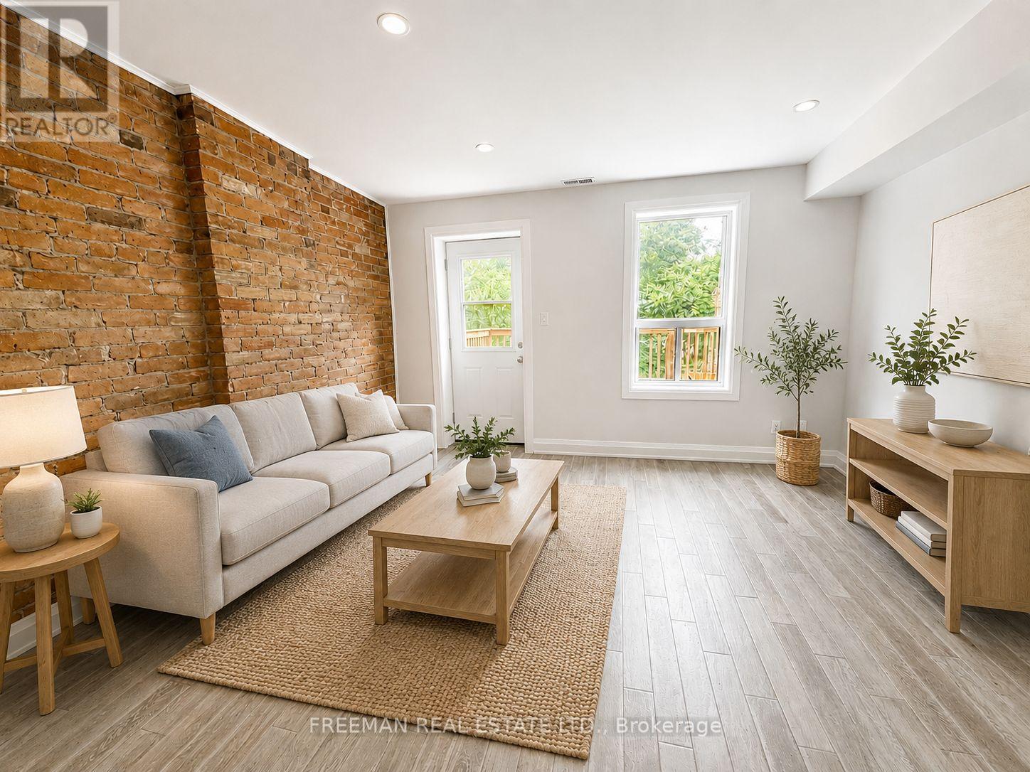 Upper - 342 Howland Avenue, Toronto, Ontario  M5R 3B9 - Photo 3 - C13452212