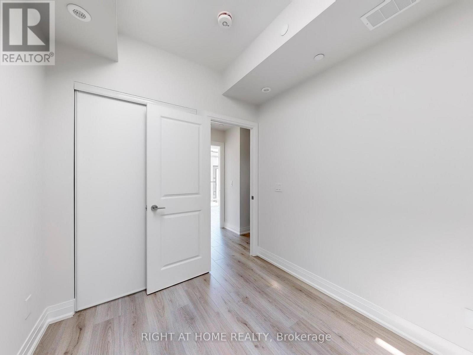 30 - 851 Sheppard Avenue W, Toronto, Ontario  M3H 0G2 - Photo 23 - C13452400
