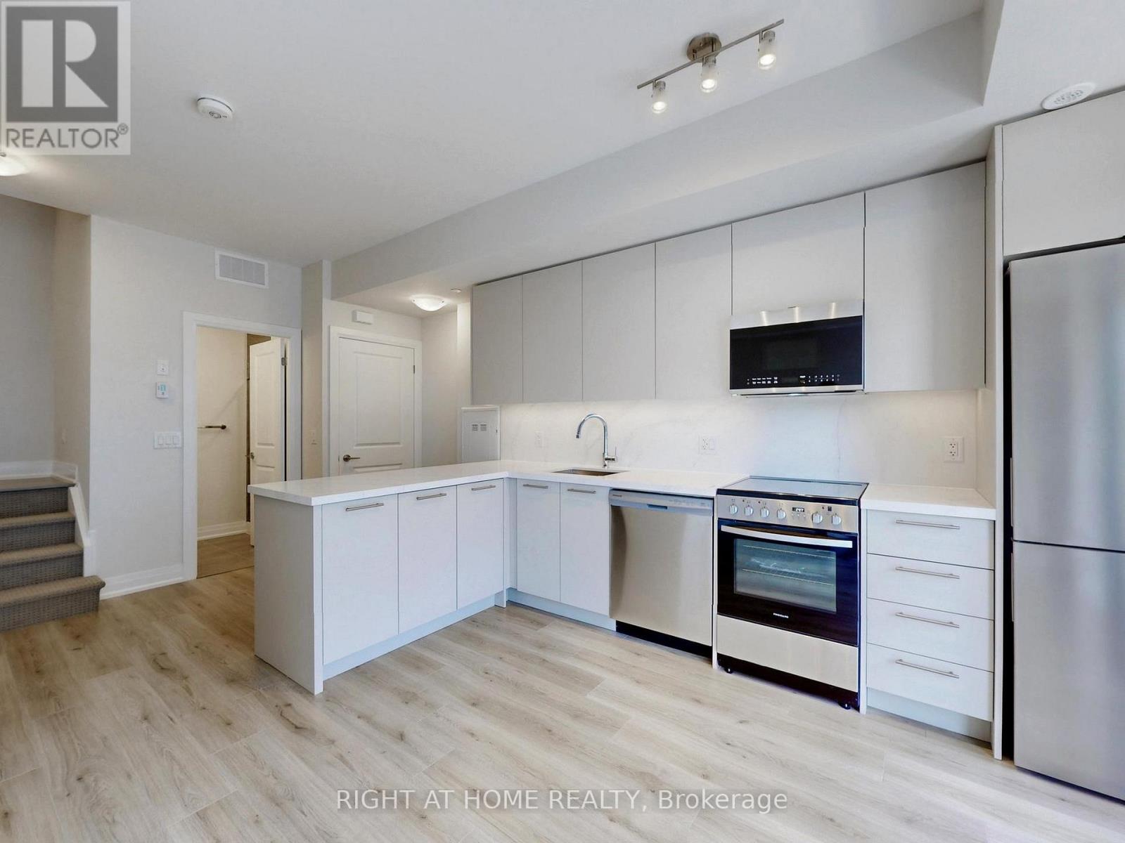 30 - 851 Sheppard Avenue W, Toronto, Ontario  M3H 0G2 - Photo 9 - C13452400
