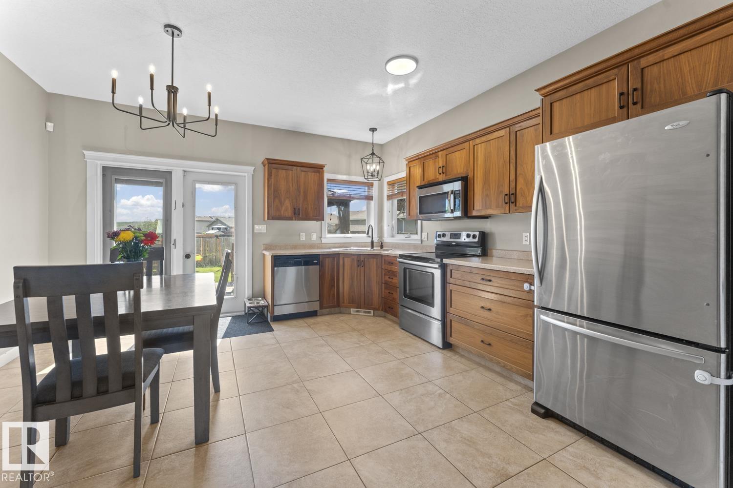 5911 Meadow Wy, Cold Lake, Alberta  T9M 0C2 - Photo 7 - E4493948