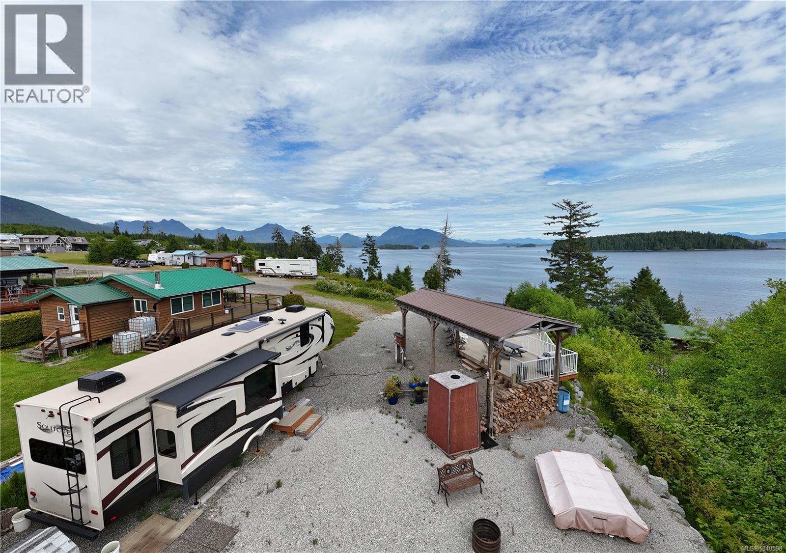 1073 Fifth Ave, Ucluelet, British Columbia  V0R 3A0 - Photo 3 - 1040598