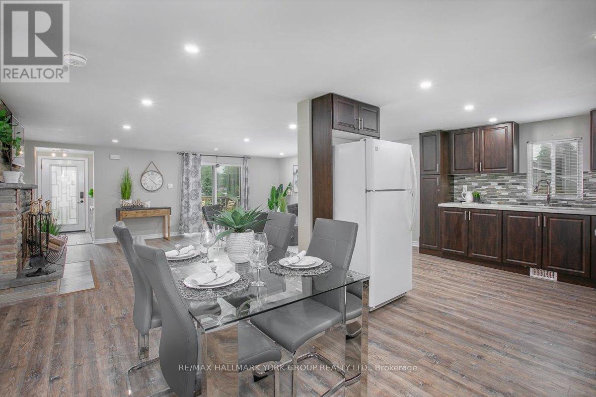 21 Lakeshore Road, Georgina, Ontario  L0E 1N0 - Photo 14 - N13452138