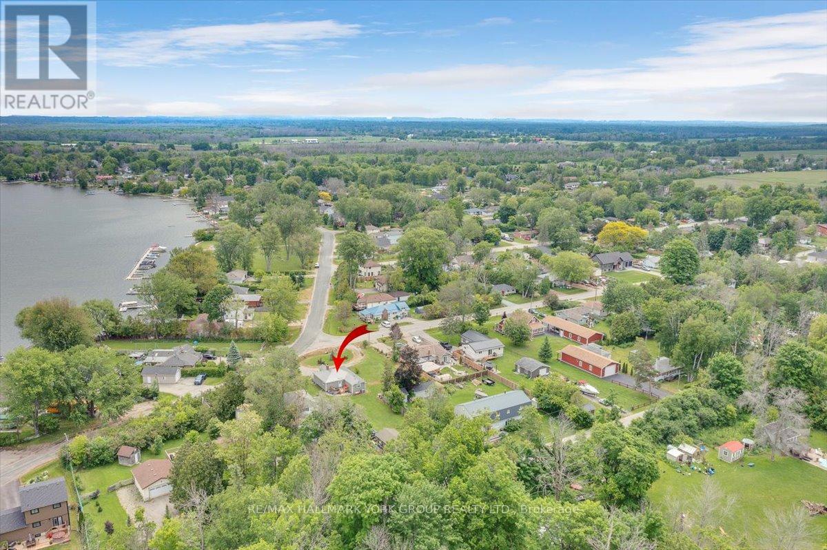 21 Lakeshore Road, Georgina, Ontario  L0E 1N0 - Photo 2 - N13452138