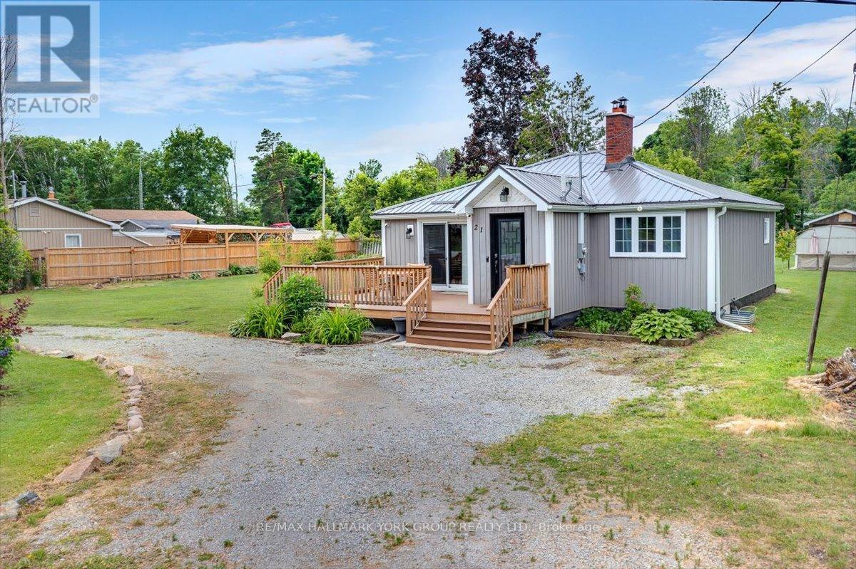 21 Lakeshore Road, Georgina, Ontario  L0E 1N0 - Photo 3 - N13452138