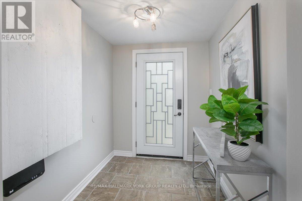 21 Lakeshore Road, Georgina, Ontario  L0E 1N0 - Photo 6 - N13452138