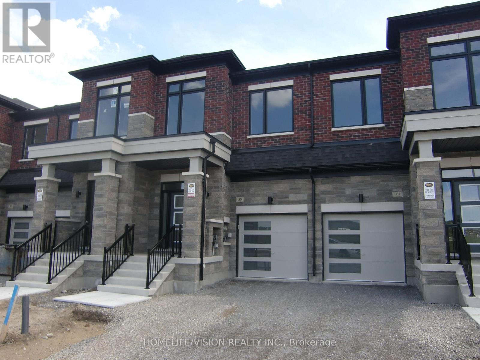 39 Sandels Avenue, Richmond Hill, Ontario  L4S 0R7 - Photo 2 - N13452218