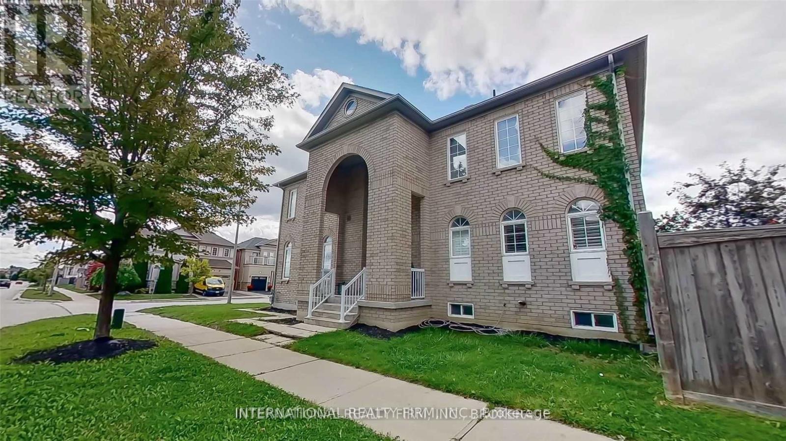 2 DOLCE CRESCENT, Vaughan, Ontario