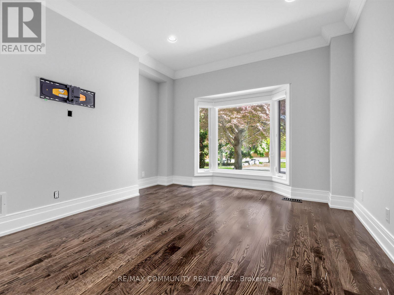 806 Clarence Street E, Vaughan, Ontario  L4L 8V2 - Photo 8 - N13452422
