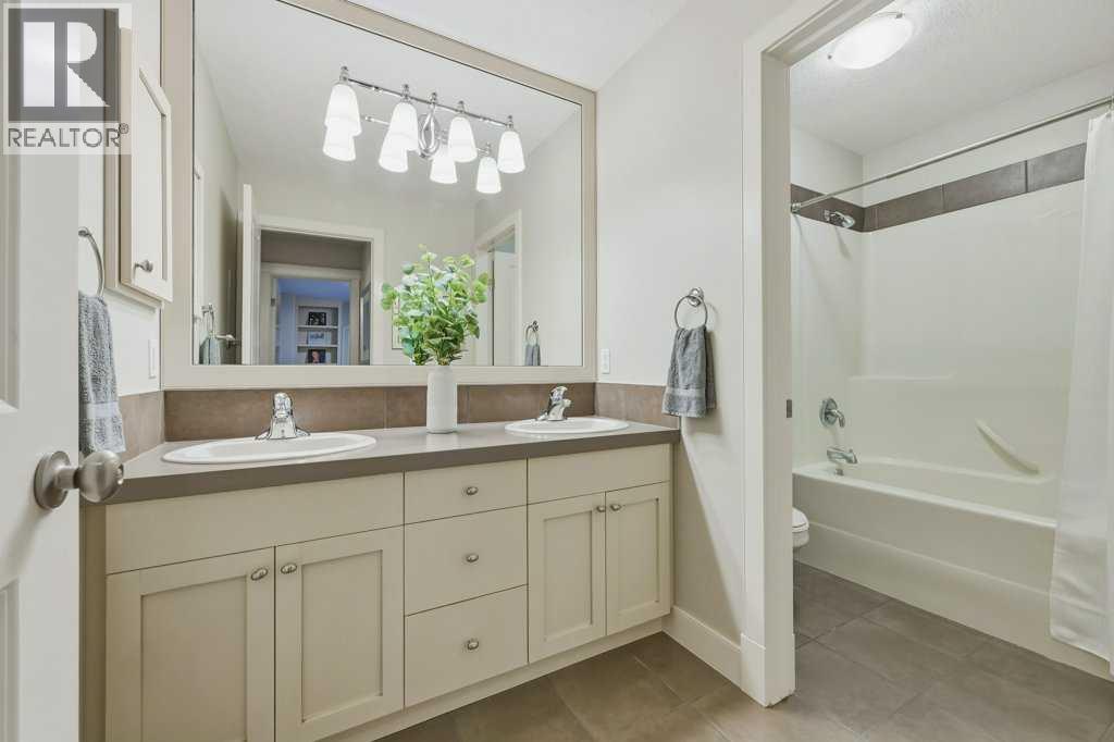 74 Discovery Ridge Heights Sw, Calgary, Alberta  T3H 5S9 - Photo 27 - A2320207