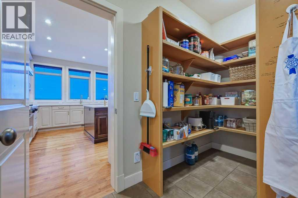 74 Discovery Ridge Heights Sw, Calgary, Alberta  T3H 5S9 - Photo 17 - A2320207