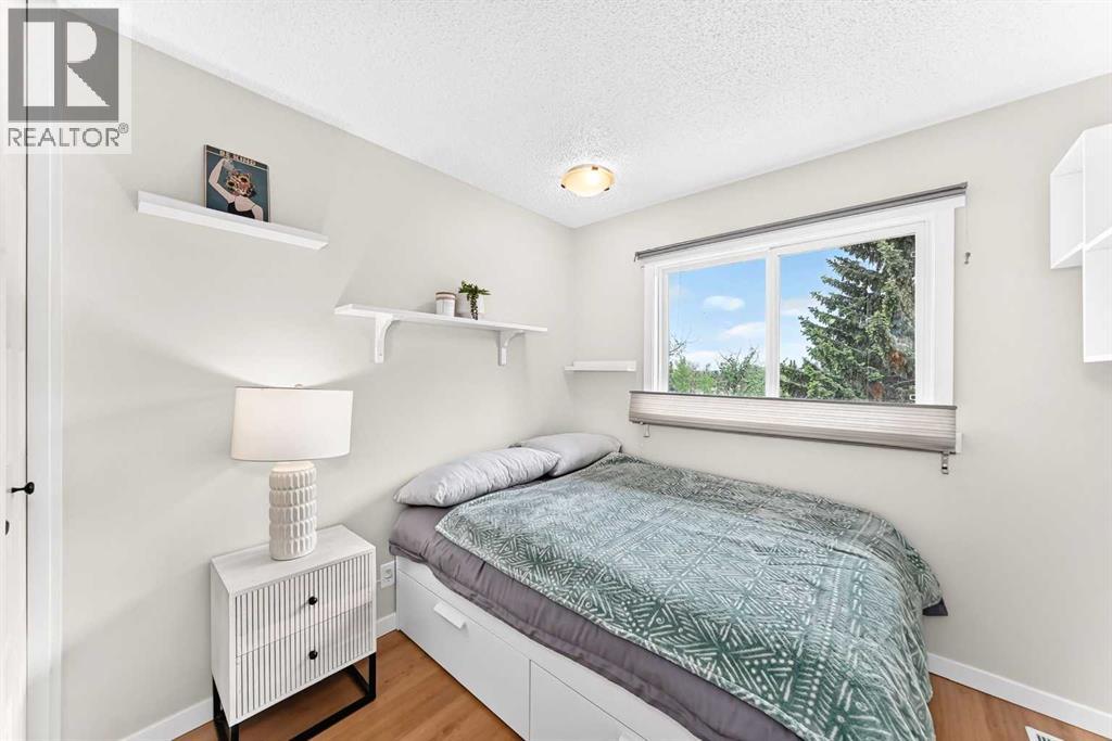 77 Edgeford Way Nw, Calgary, Alberta  T3A 2S8 - Photo 11 - A2321122