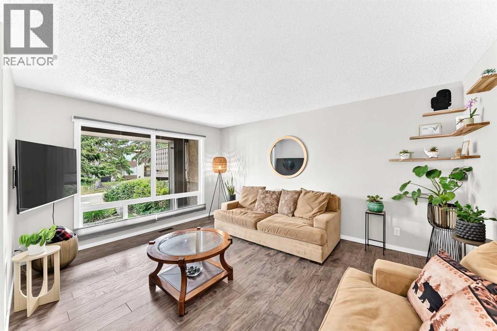 77 Edgeford Way Nw, Calgary, Alberta  T3A 2S8 - Photo 2 - A2321122