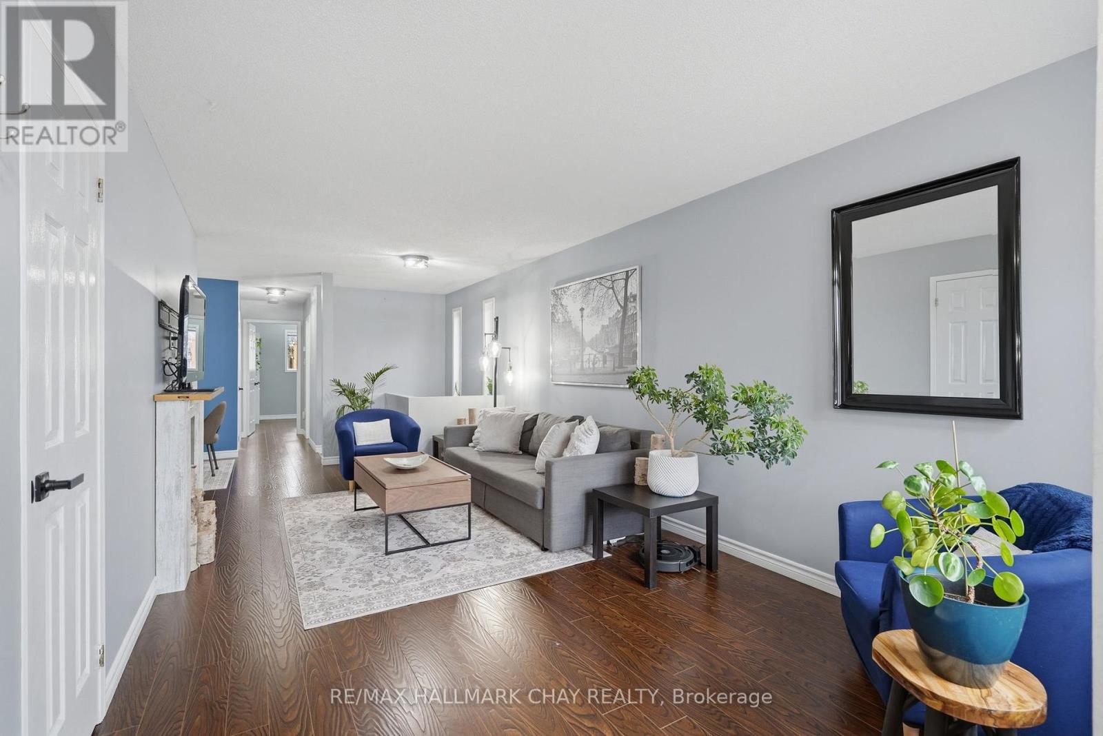 118 Benson Drive, Barrie, Ontario  L4N 7Y4 - Photo 4 - S13009400