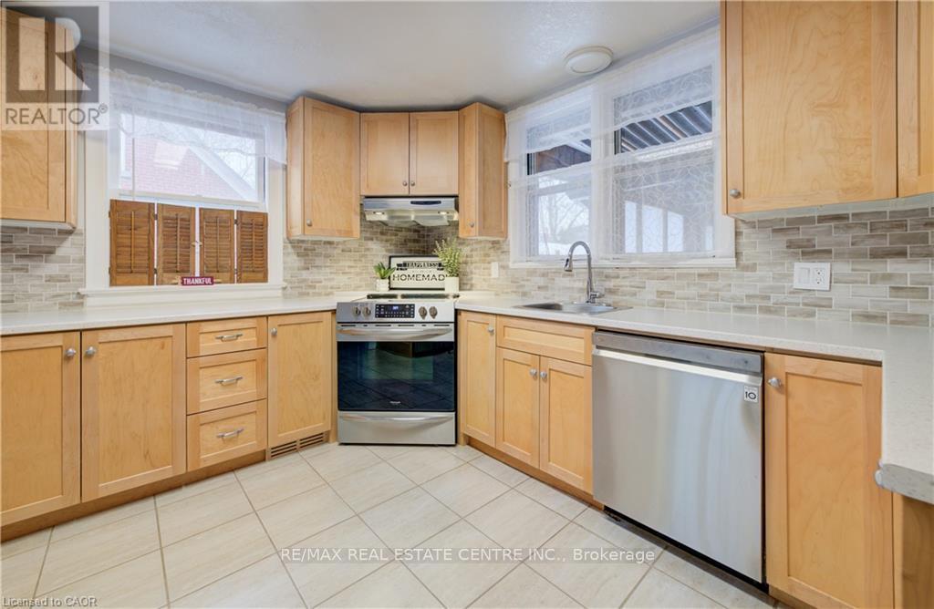 76 Brentwood Avenue, Kitchener, Ontario  N2H 2C8 - Photo 9 - X12826716