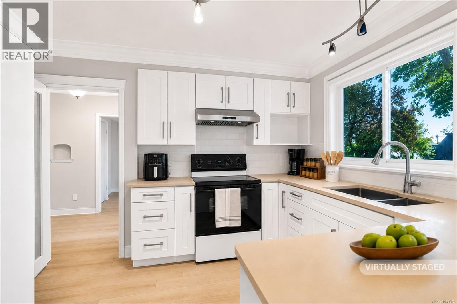 2139 Foul Bay Rd, Oak Bay, British Columbia  V8R 5B1 - Photo 8 - 1040513