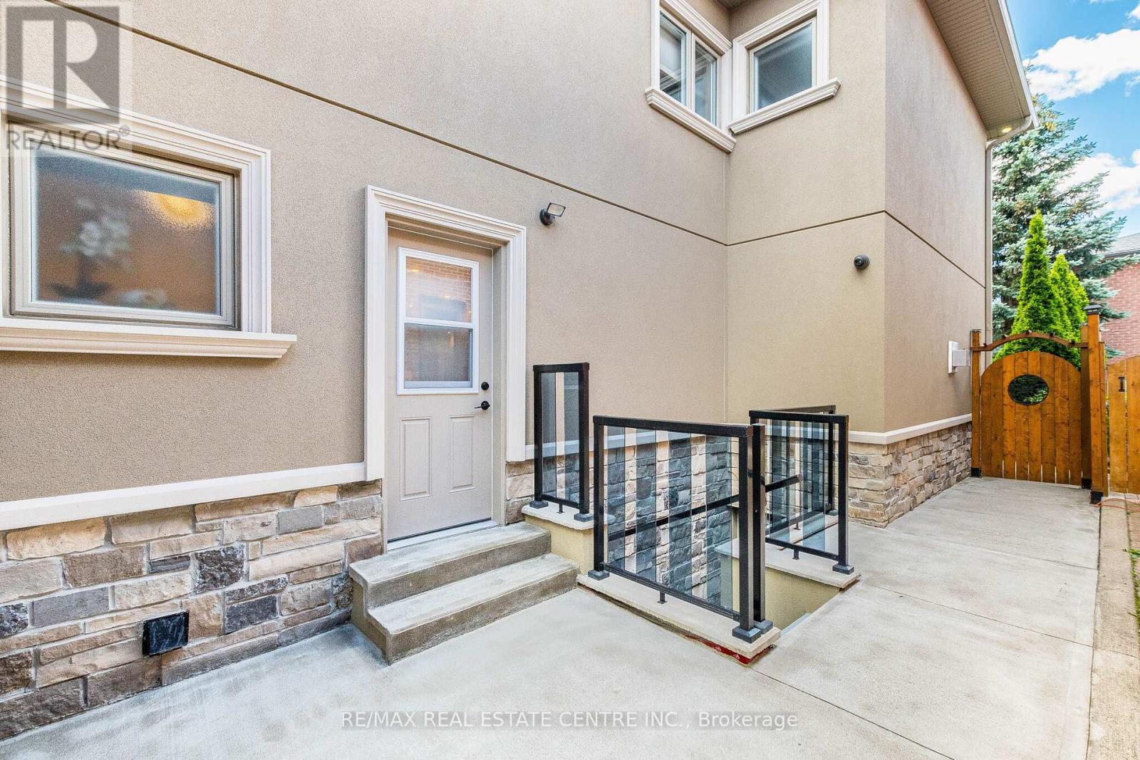 680 Bookham Crescent NW, Mississauga, Ontario  L4Z 1T9 - Photo 45 - W13452214