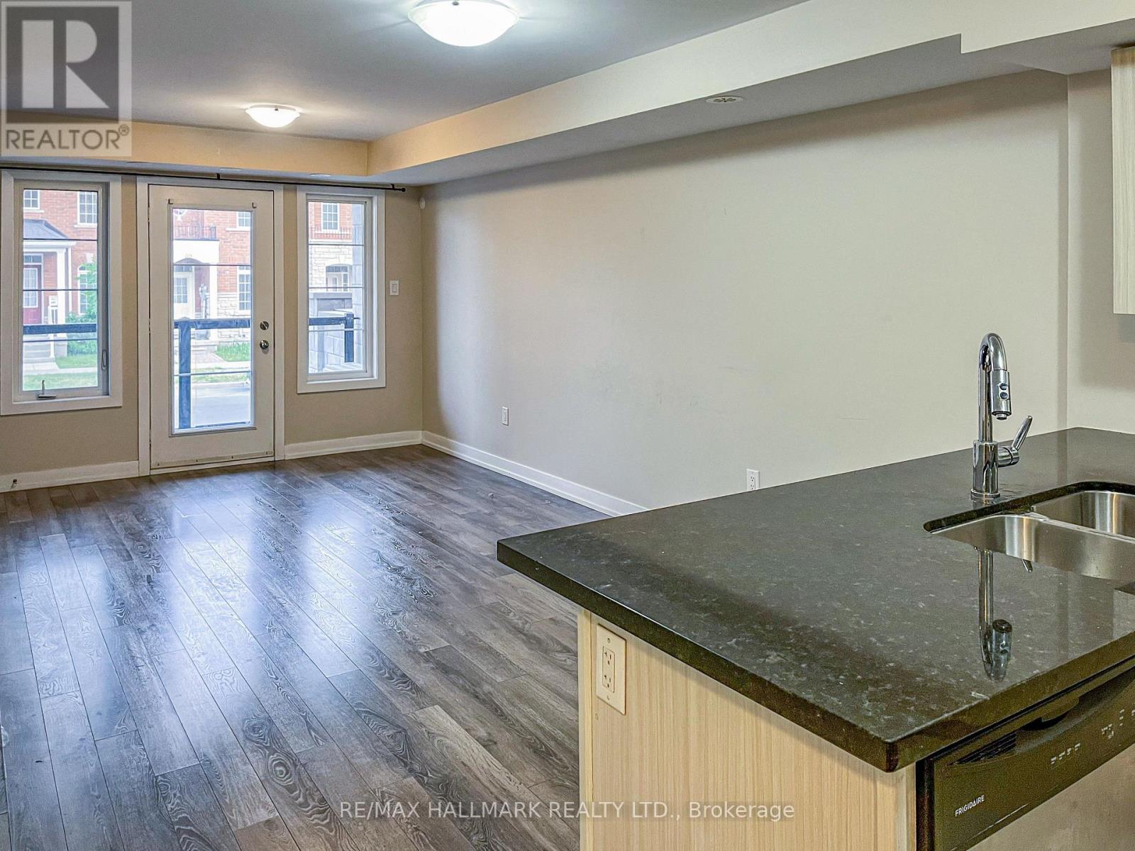 92 - 100 Parrotta Drive, Toronto, Ontario  M9M 0G1 - Photo 2 - W13452222