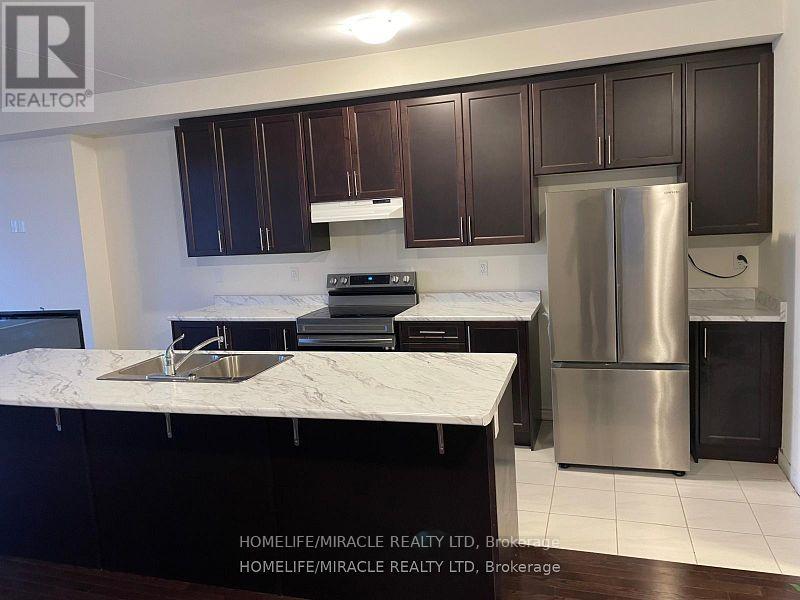 78 Donald Ficht Crescent, Brampton, Ontario L7A 5H7 - Photo 2 - W13452244