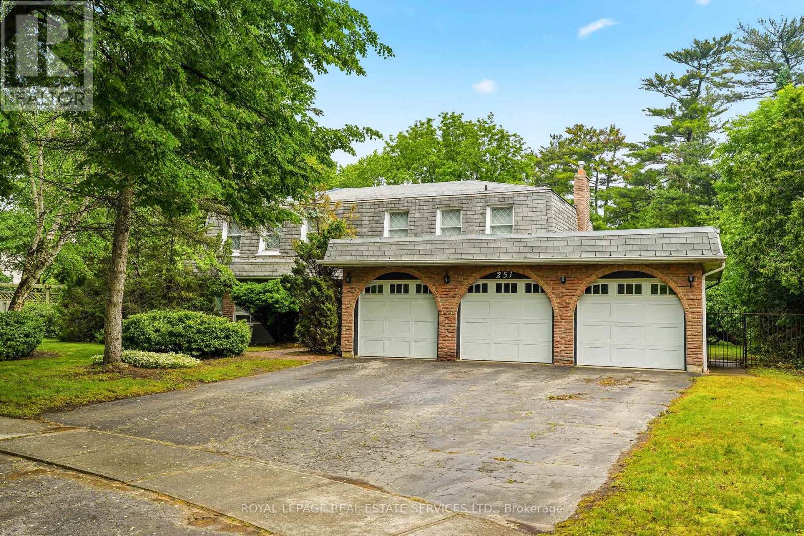 251 DOLPHIN COURT, Oakville, Ontario