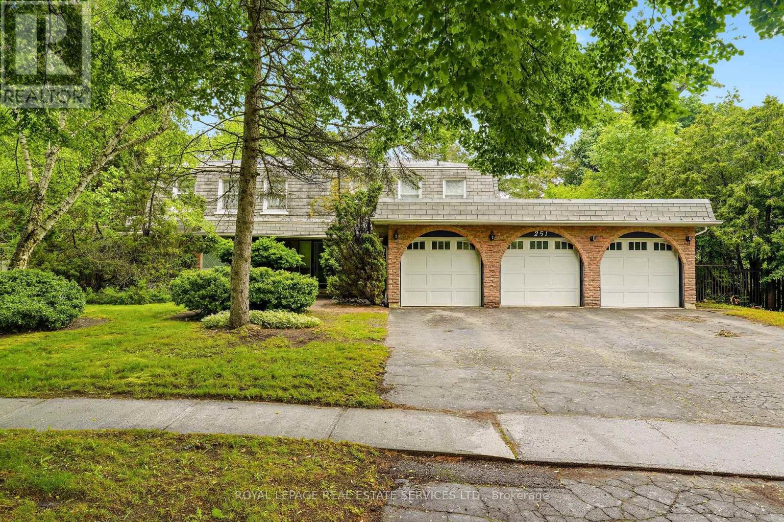 251 Dolphin Court, Oakville, Ontario  L6J 5S7 - Photo 3 - W13452472