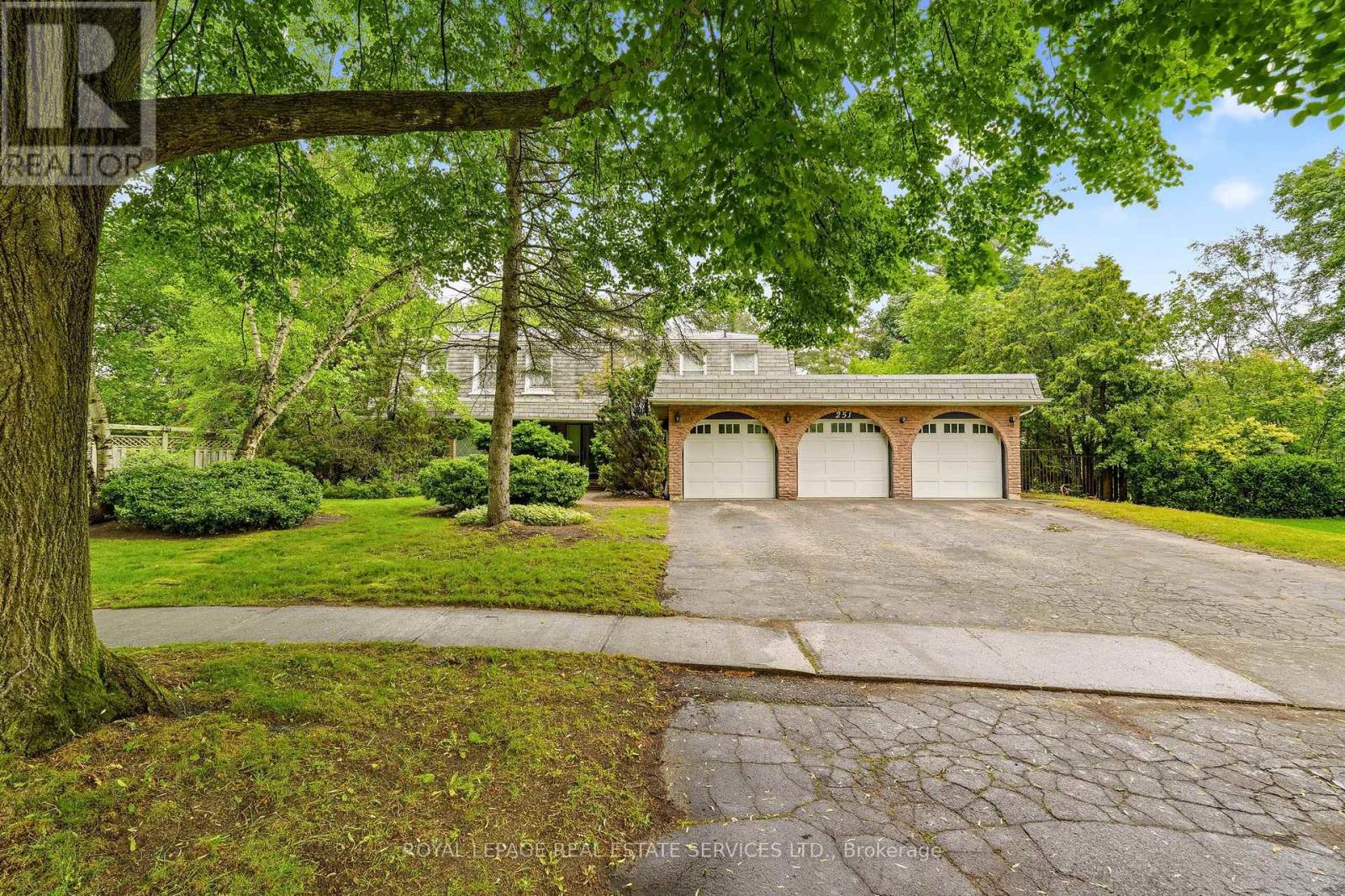 251 Dolphin Court, Oakville, Ontario  L6J 5S7 - Photo 4 - W13452472
