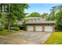 251 DOLPHIN COURT, Oakville, Ontario