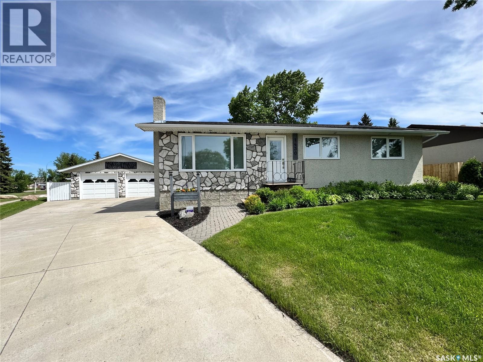 1430 Sibbald CRESCENT, Prince Albert, Saskatchewan