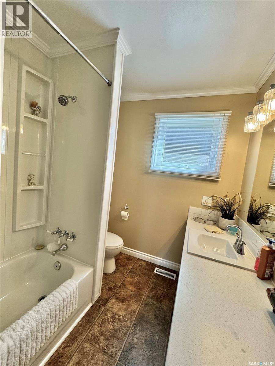 1430 Sibbald Crescent, Prince Albert, Saskatchewan S6V 6B4 - Photo 12 - SK039593