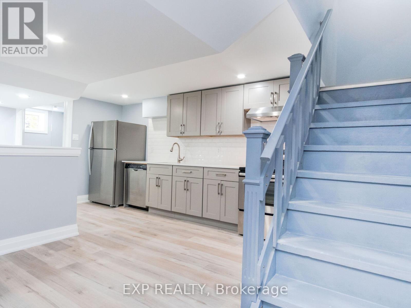 2 - 124 Upper Paradise Road, Hamilton, Ontario  L9C 5B8 - Photo 7 - X13452390