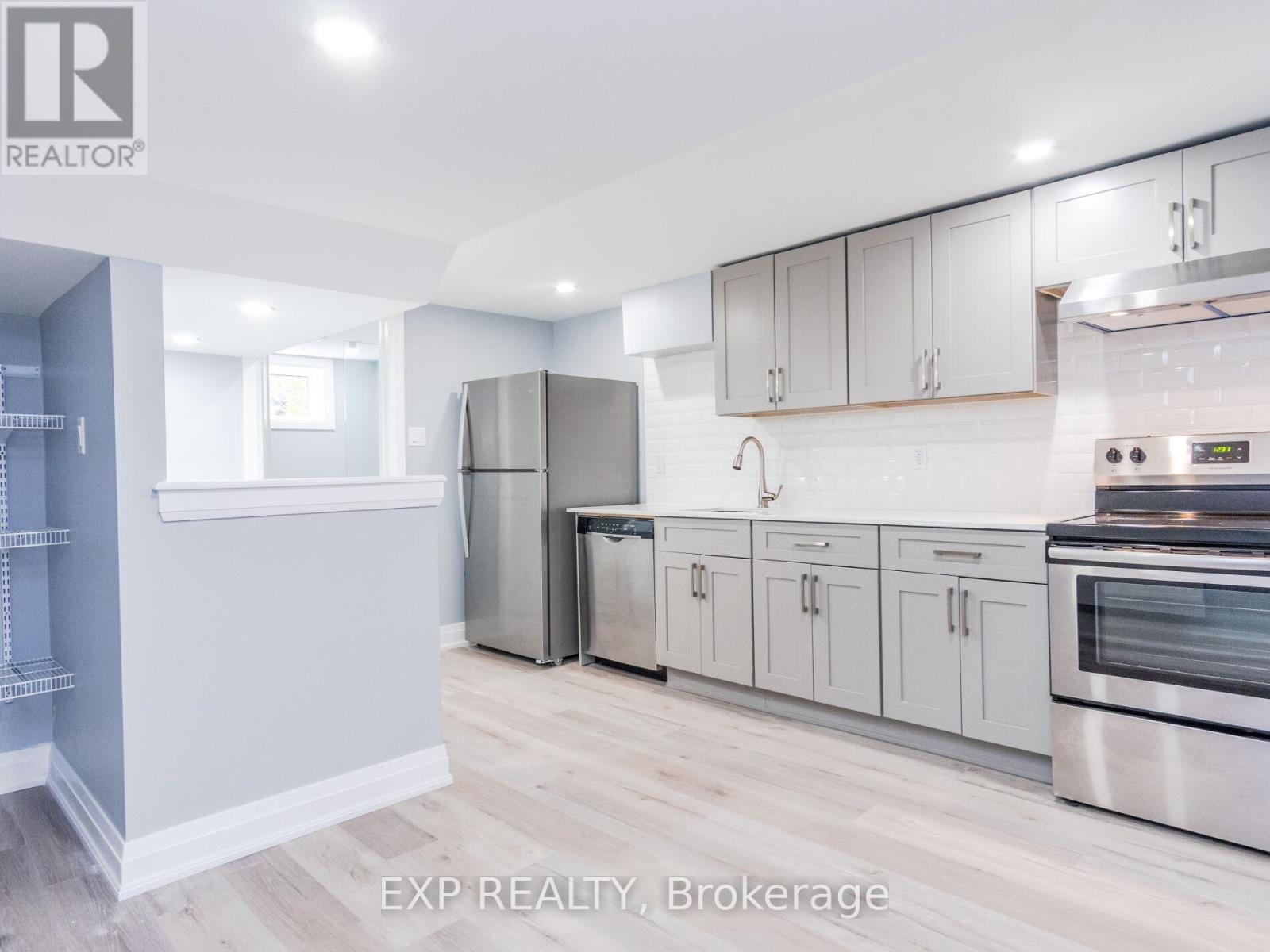 2 - 124 Upper Paradise Road, Hamilton, Ontario  L9C 5B8 - Photo 8 - X13452390