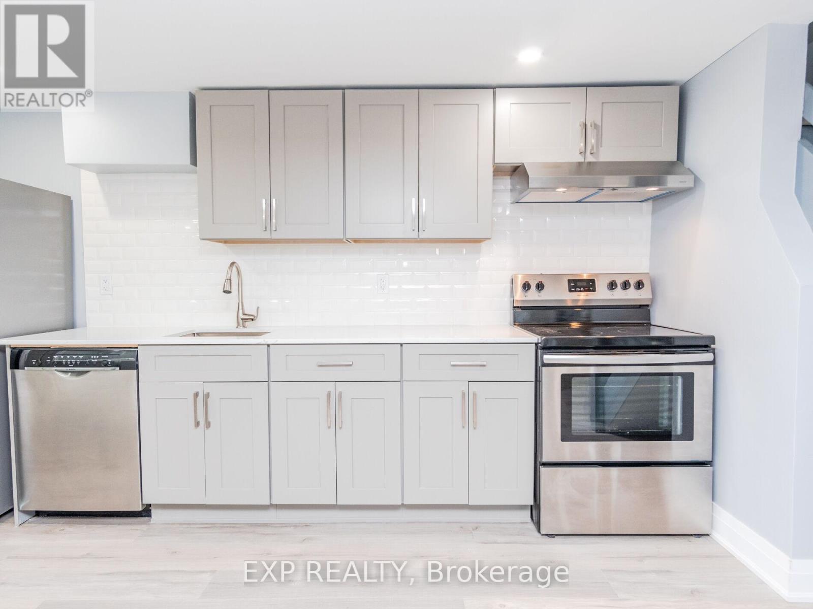 2 - 124 Upper Paradise Road, Hamilton, Ontario  L9C 5B8 - Photo 9 - X13452390