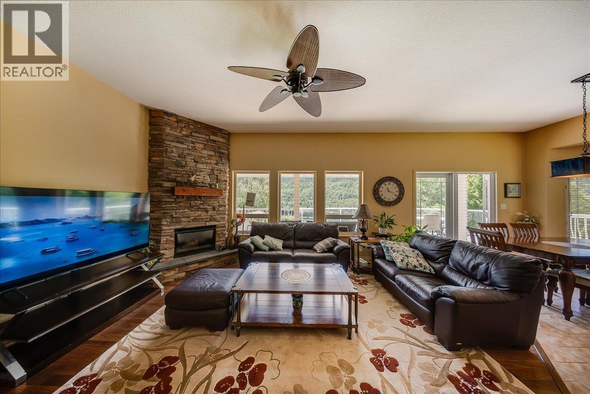 412 14th Avenue, Genelle, British Columbia  V0G 1G0 - Photo 15 - 10391481