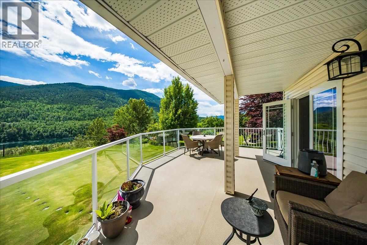 412 14th Avenue, Genelle, British Columbia  V0G 1G0 - Photo 5 - 10391481