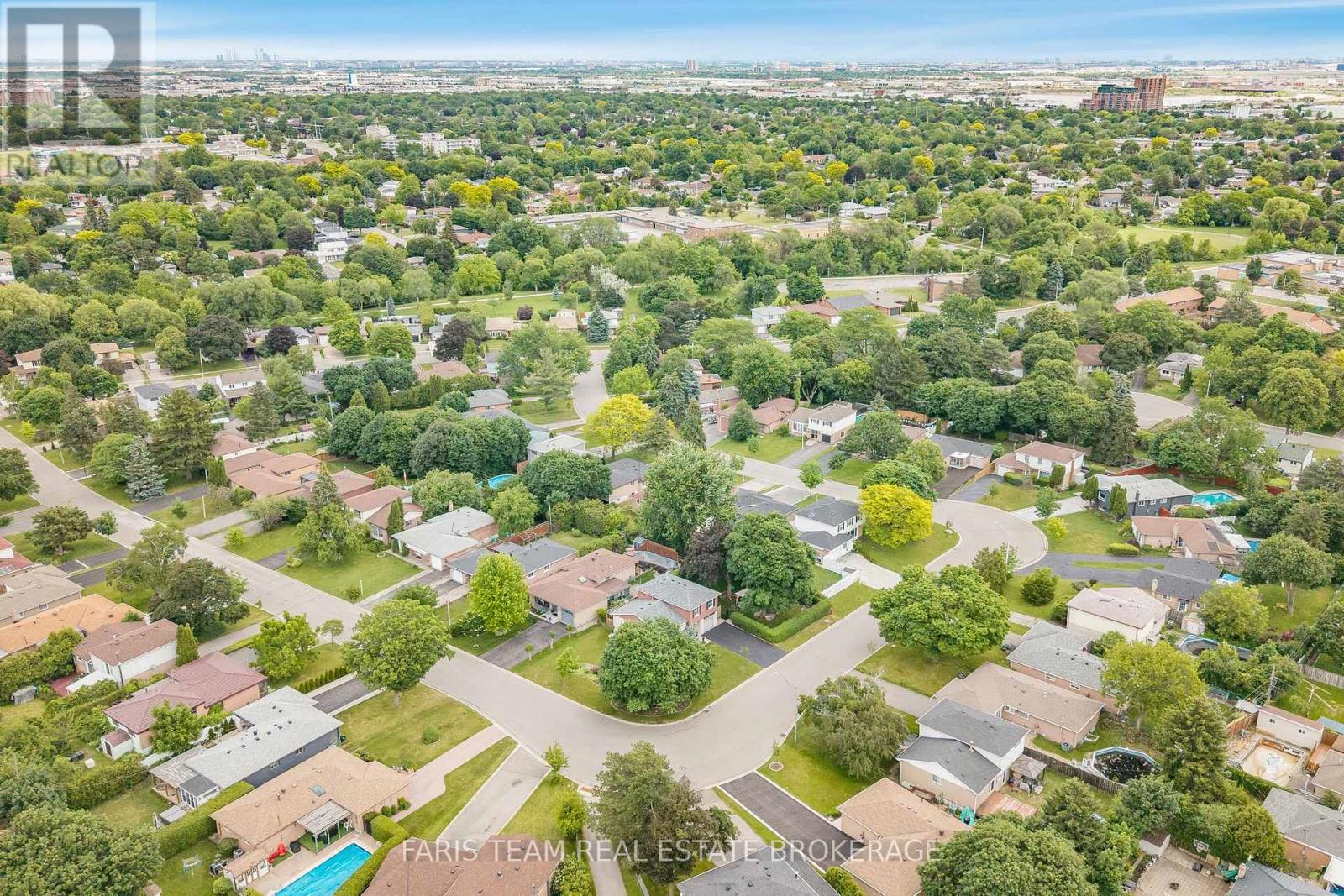 28 Bromley Crescent, Brampton, Ontario L6T 1Z1 - Photo 39 - W12960372