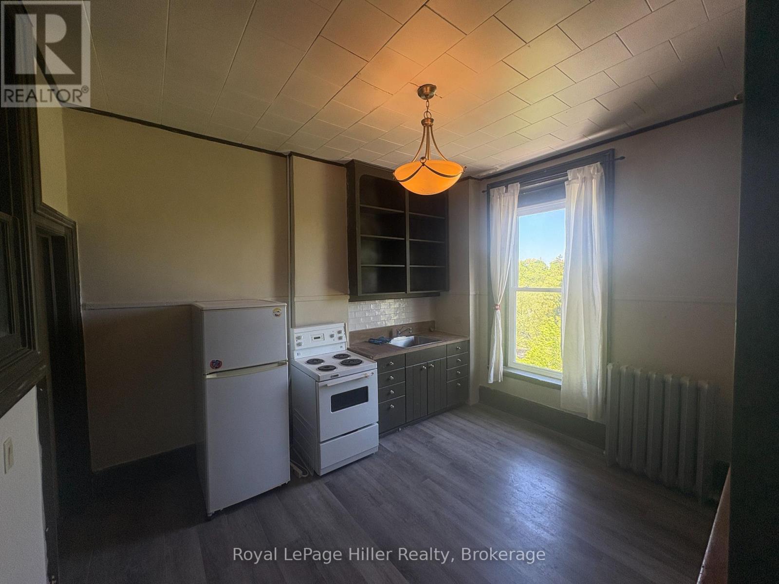 34 Ontario Street, Stratford, Ontario  N5A 3G8 - Photo 4 - X13452502