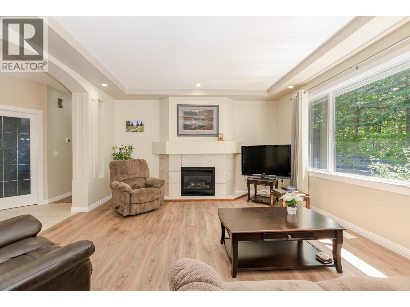 801 20 Street NE Unit# #28, Salmon Arm, British Columbia  V1E 2R7 - Photo 17 - 10391126