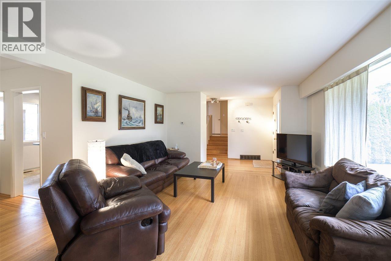 4965 8a Avenue, Delta, British Columbia V4M 1T2 - Photo 5 - R3136549
