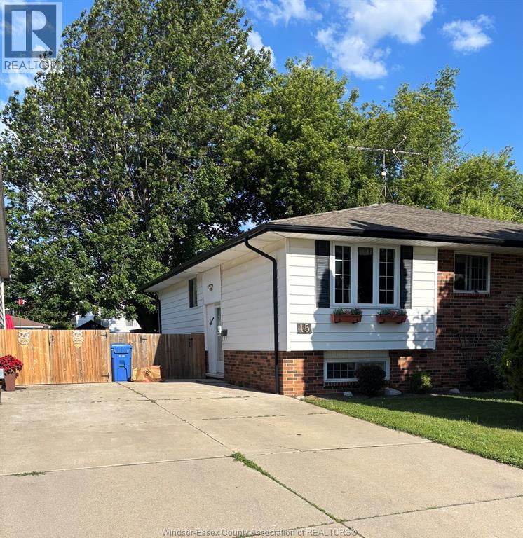 15 Windwood, Leamington, Ontario