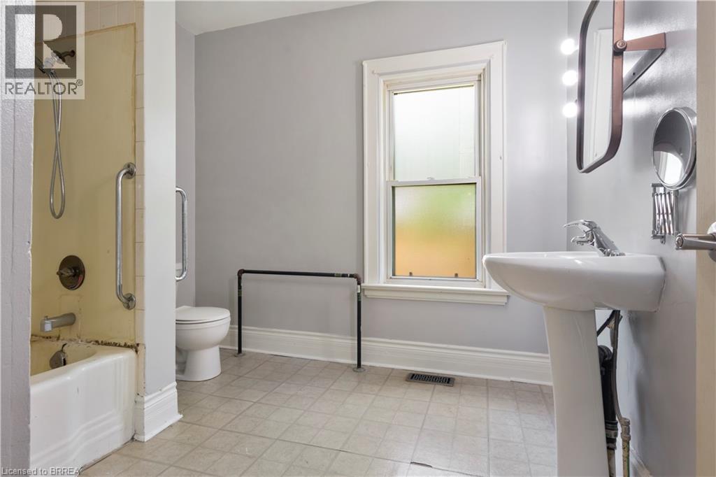 24 Park Road N, Brantford, Ontario  N3S 6T2 - Photo 14 - 40840477