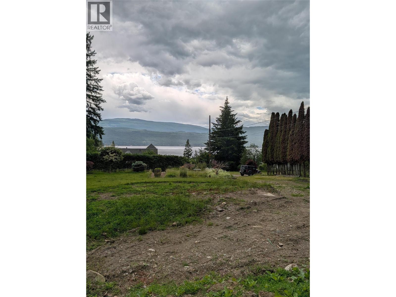 2573 Airstrip Road, Anglemont, British Columbia  V0E 1M7 - Photo 2 - 10391161