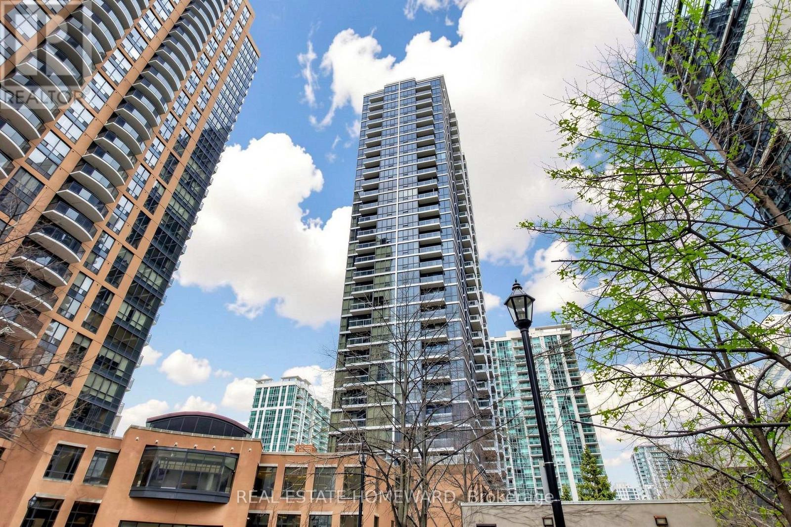 402 - 23 SHEPPARD AVENUE E, Toronto, Ontario
