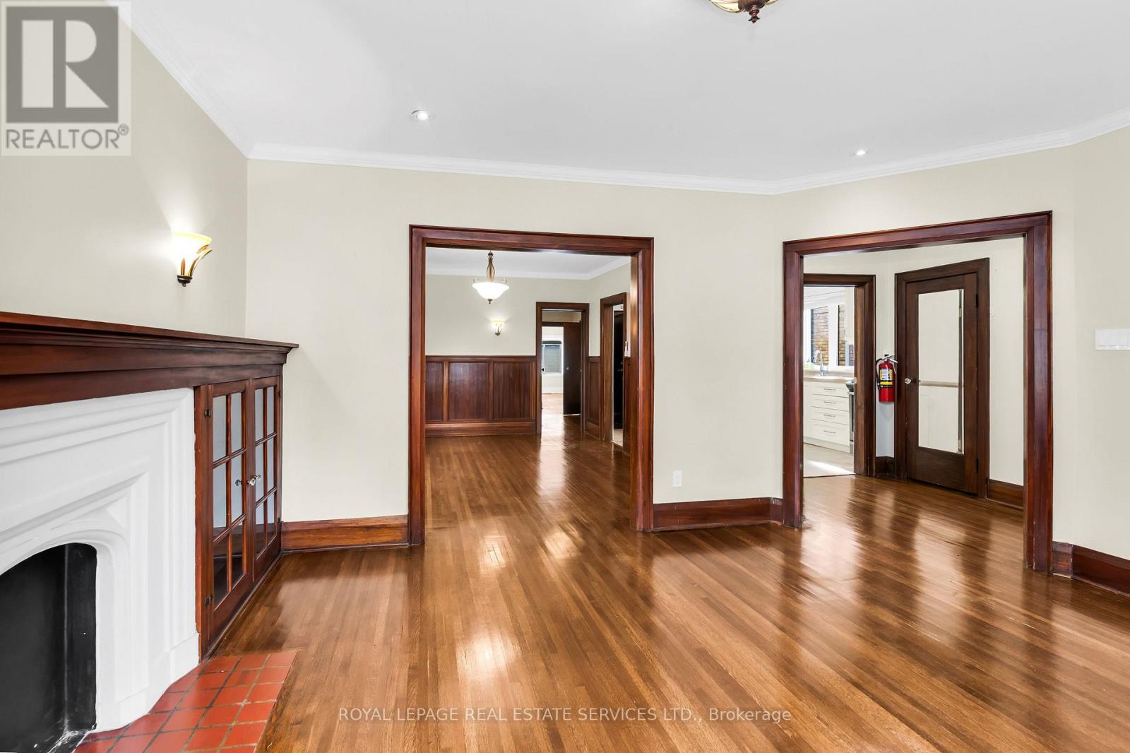 Main - 25 Braemar Avenue, Toronto, Ontario  M5P 2L1 - Photo 11 - C13452580