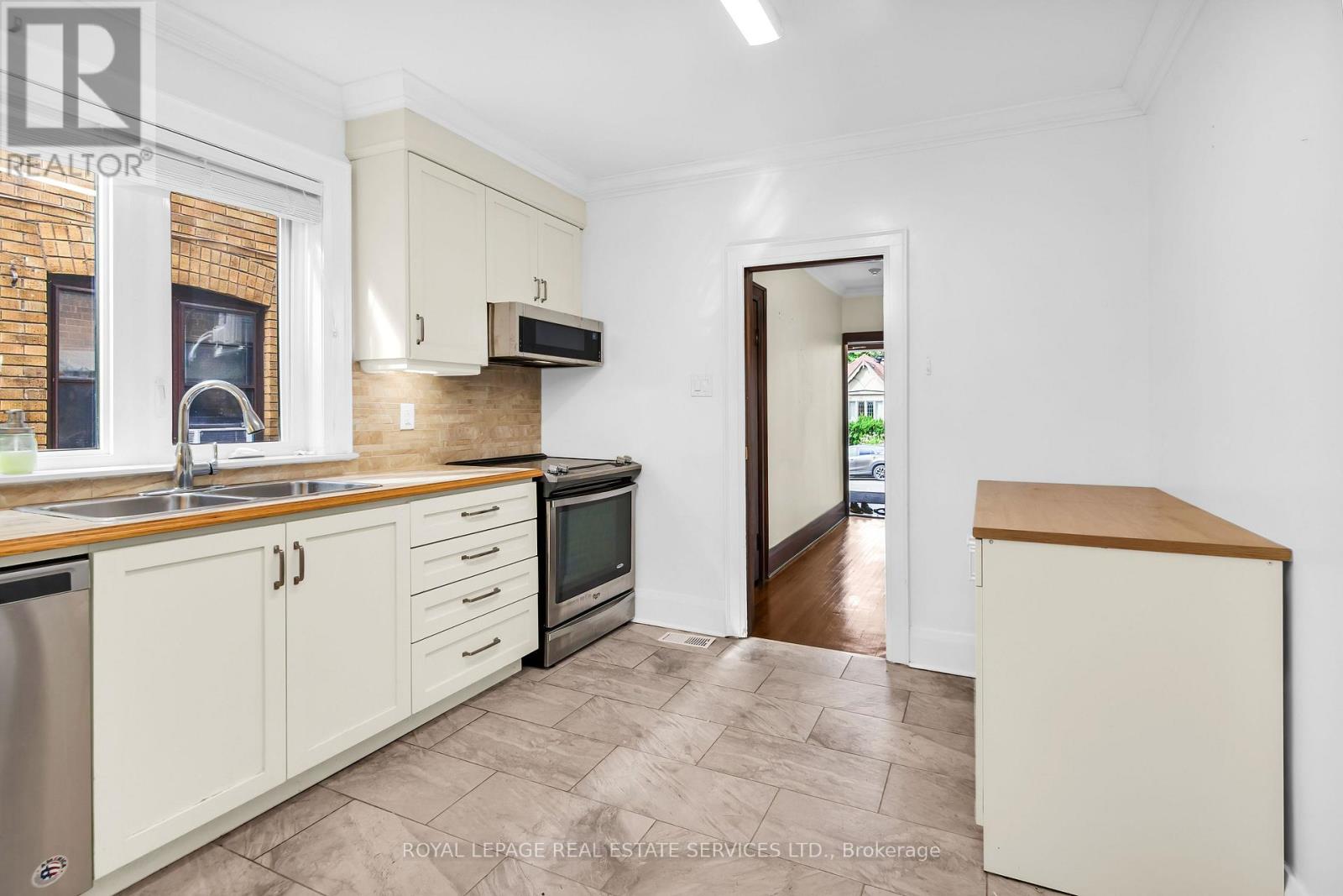 Main - 25 Braemar Avenue, Toronto, Ontario  M5P 2L1 - Photo 19 - C13452580