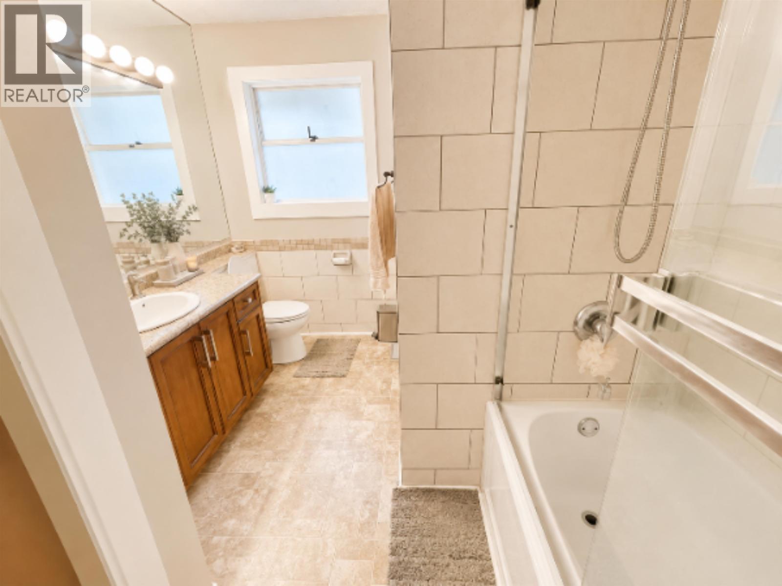 3370 Viewmount Drive, Port Moody, British Columbia  V3H 2M1 - Photo 10 - R3136063